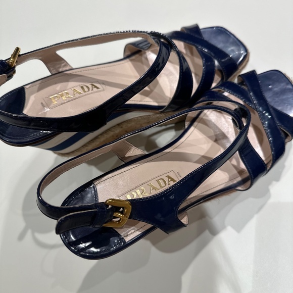 VINTAGE PRADA PATENT LEATHER - Picture 2 of 5